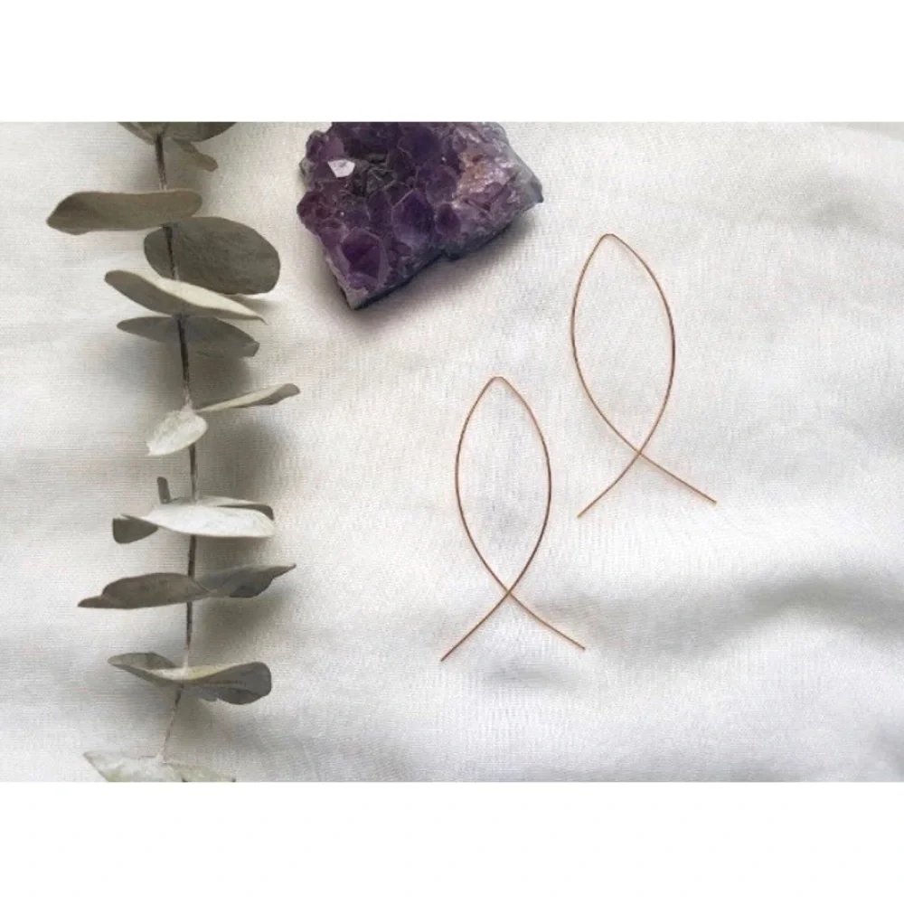 "Star-Crossed Lovers" Minimalist Hoop Earrings - Picture 6 of 11